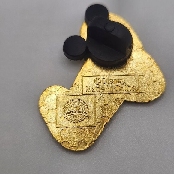 Disney Pin Steamboat Willie Mickey Mystery Hats Collection 2017 - Picture 3 of 3